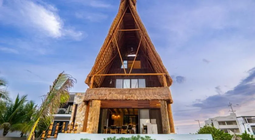 Residencia Las Olas en San Benito lujo en todo su esplendor. - Image 1