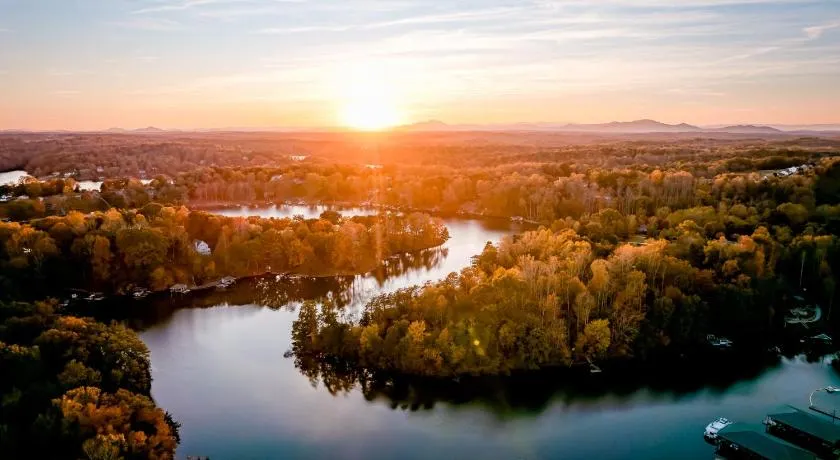 Halesford Harbour Resort - Smith Mountain Lake - Image 1