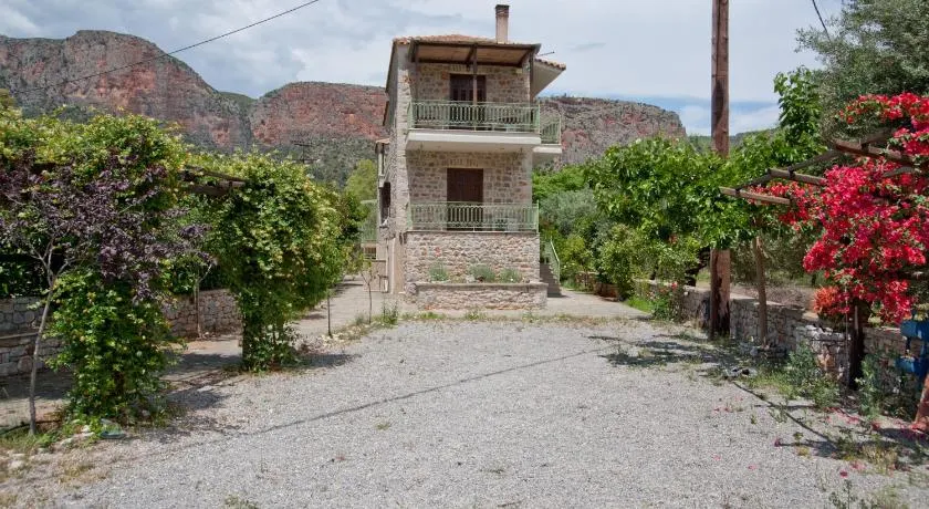 Picturesque Houses - Image 1