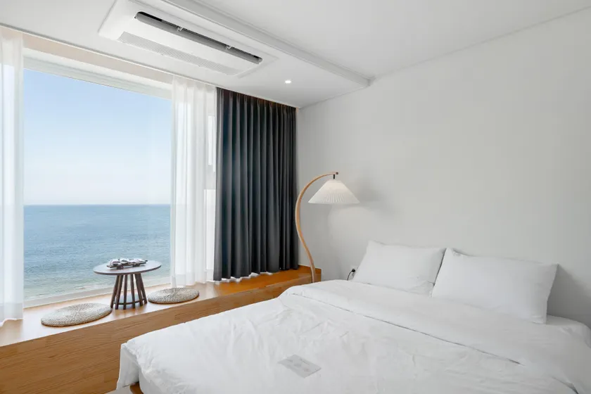 Porin Stay - Image 1