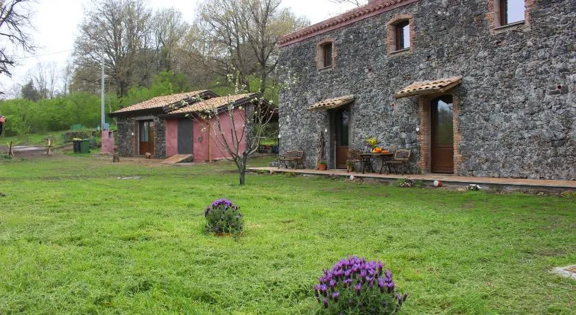 Agriturismo La Caraffara sull'Etna - Image 1