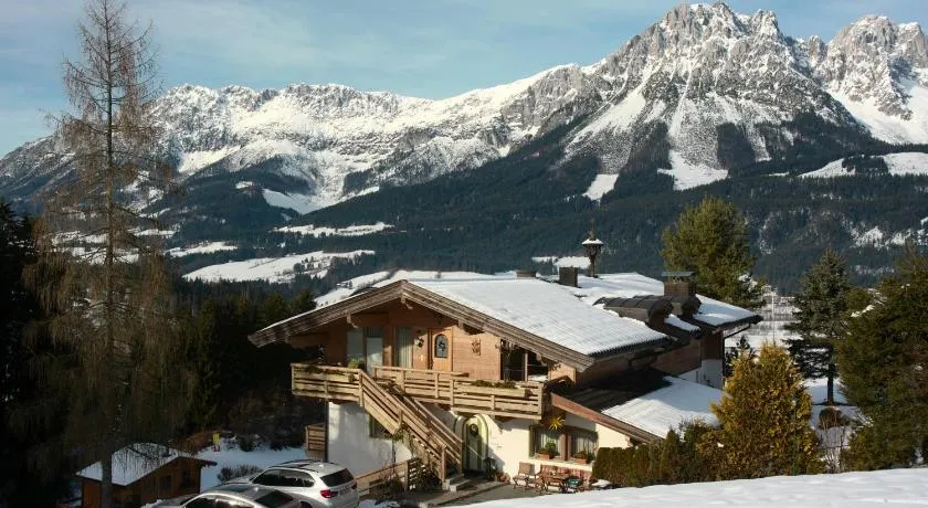 Chalet Grizzly - Image 1