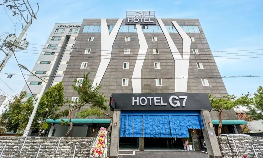 G7 Hotel - Image 1
