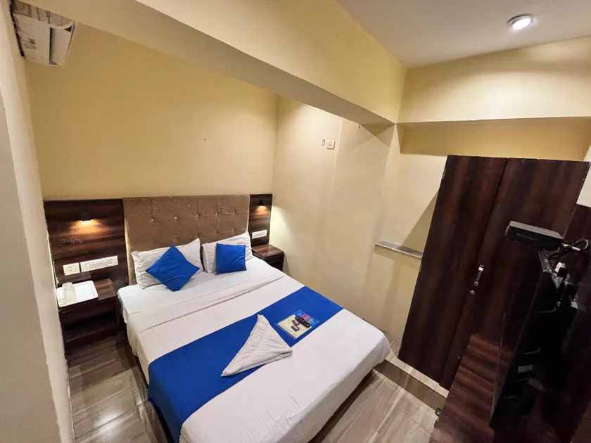 Aura Inn - Image 1