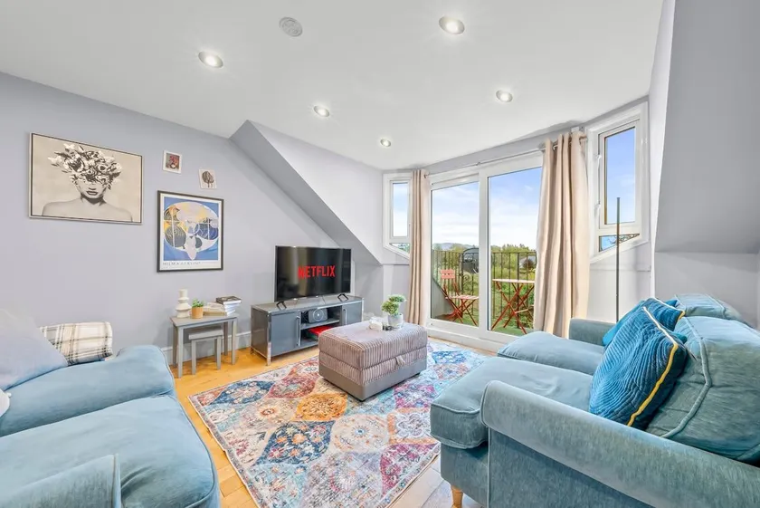 Charming Village Escape 3-Bed near Loch Lomond - Image 1