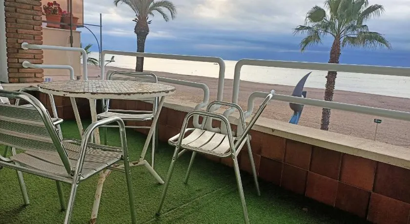 Piso Jover alojamiento en primera línea del Mar !! - Image 1