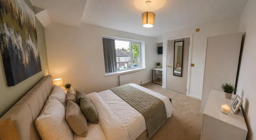 Deluxe Double 6 Suite Comfort, Style & Privacy - Image 1