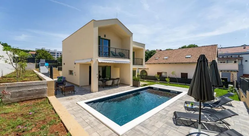 Villa Franka - holiday home with a private pool - Image 1