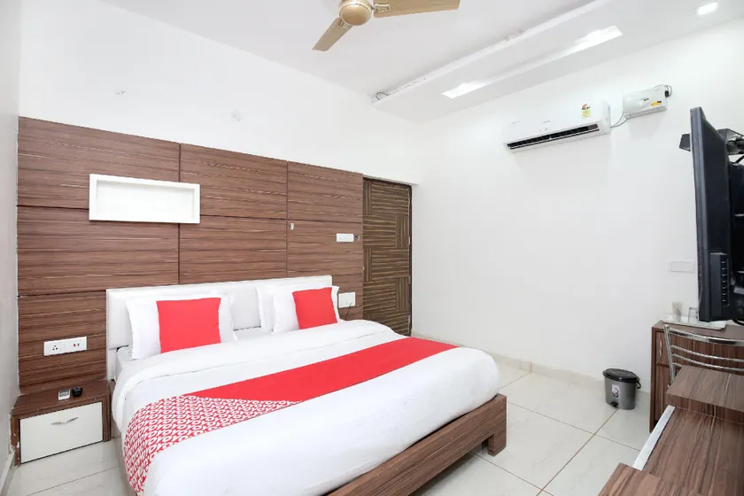 Hotel O Destiny Inn - Image 1