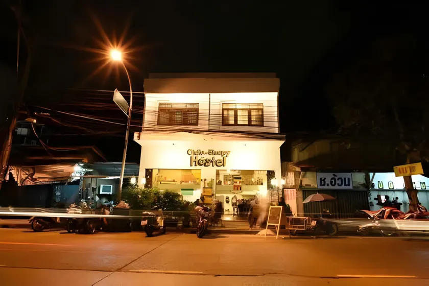 Oldie and Sleepy Hostel - Image 1