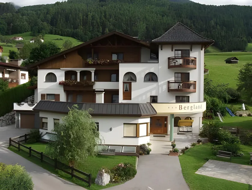 Ferienhotel Bergland - Image 1