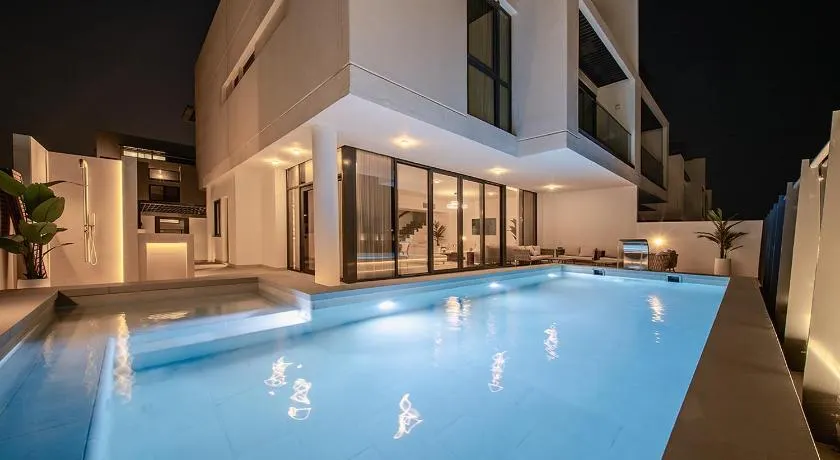 Blausee Beachfront Villa with Private Pool - Image 1