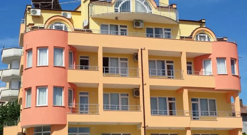 Zlatevi Guest House - Image 1