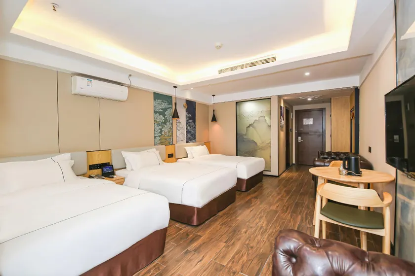 DCC Hotel (Guangzhou Tianhe Coach Terminal Station) - Image 1