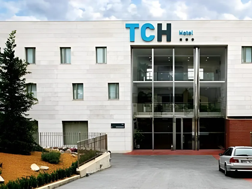 TCH Hotel - Image 1