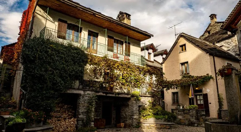 Casa Tomà - Image 1