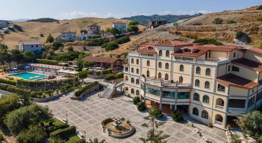 Kala Kretosa Hotel - Image 1