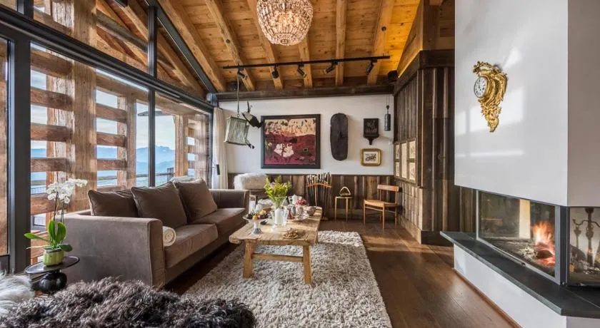Artsy Luxurious Ski-In-Out-Chalet - Image 1