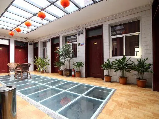 Binyue Hotel - Image 1
