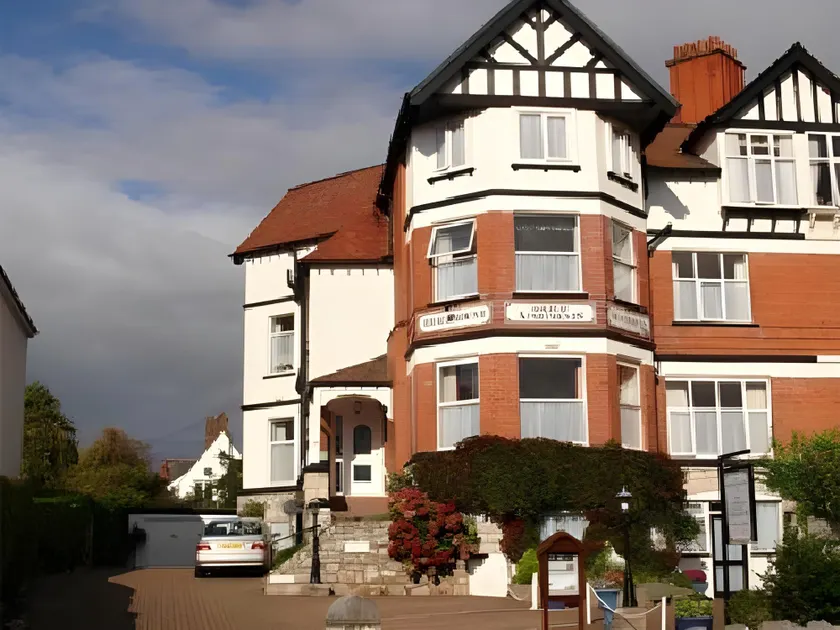 Beachmount Holiday Apartments - Image 1