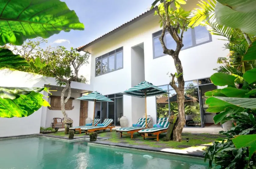 Room & Vespa 1 - Stay Central Seminyak Near Beach - Image 1