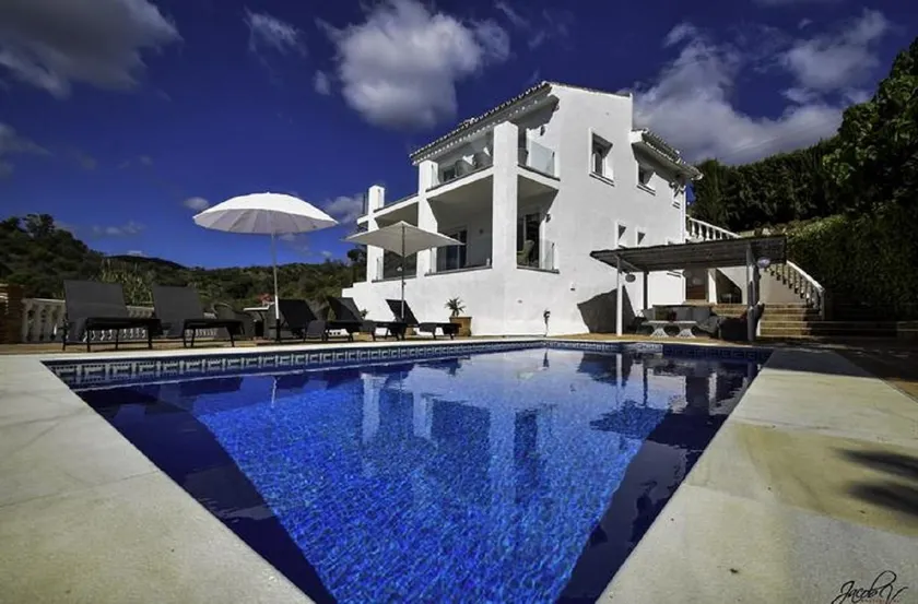 Exquisite villa near beach! Heated pool* - Image 1