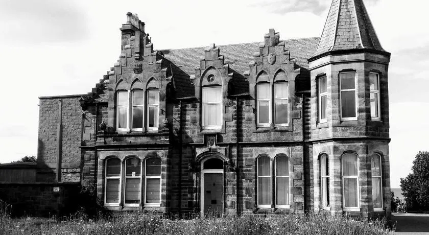 Struan House - Image 1