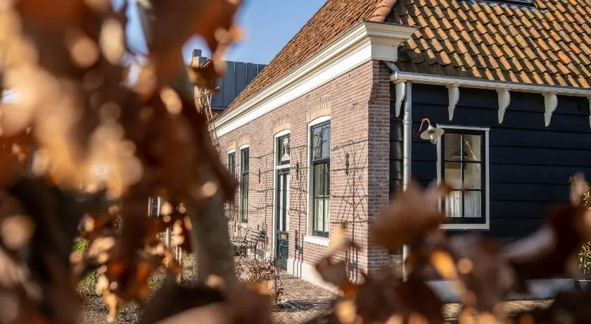 Traditional family apartment with garden at countryside Amsterdam - Image 1