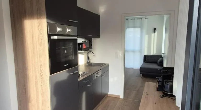 Doppel-Zweibettzimmer mit Küche und großem Wintergarten - Image 1