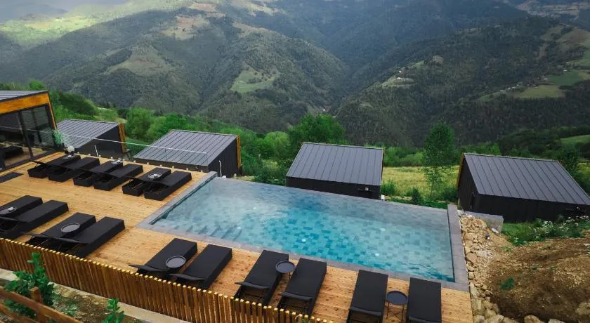 The Altitude Cabin Resort - Image 1