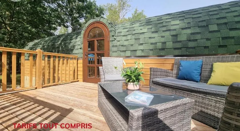 Gîte spacieux avec piscine et animaux acceptés pour 15 personnes - FR-1-496-265 - Image 1