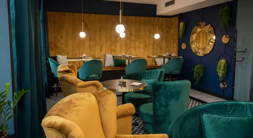 Hotel Alfa - Image 1