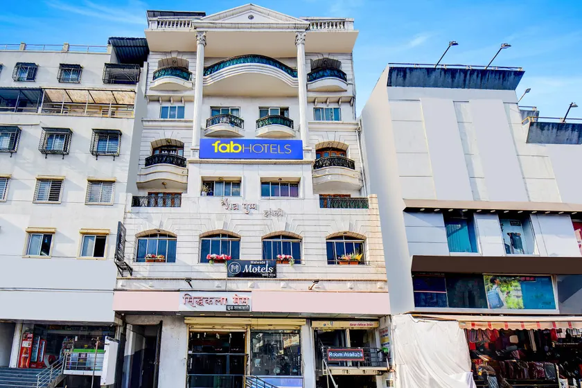 Collection O Dagdu Seth Ganpati Crossway Formerly Malwade Motels - Image 1