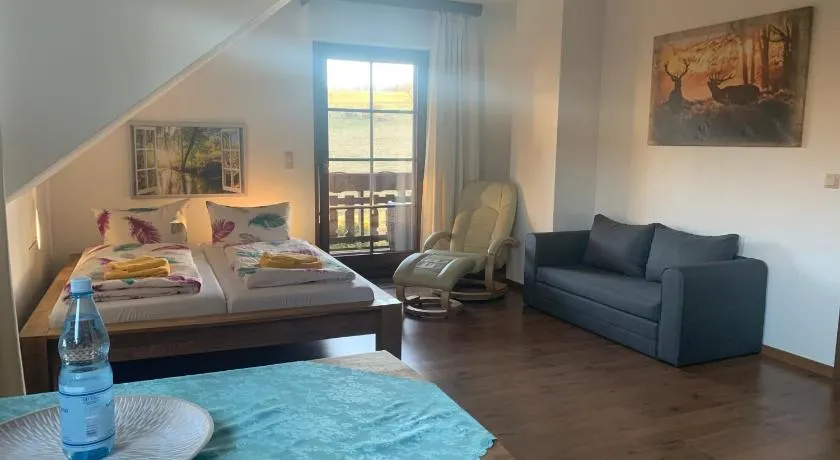 Ferienwohnung mit großem Balkon und Blick in den Taunus - Image 1