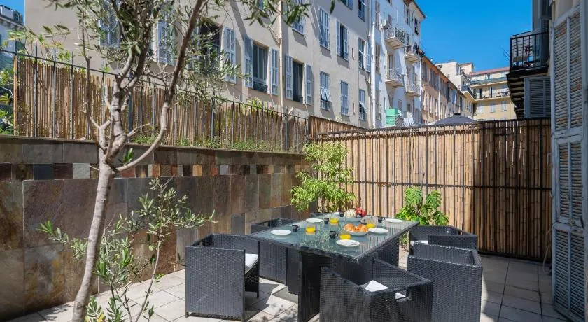 "Le Zen" by EnjoyNice, central spacious apartment with Airco, beach at 10 min - Image 1