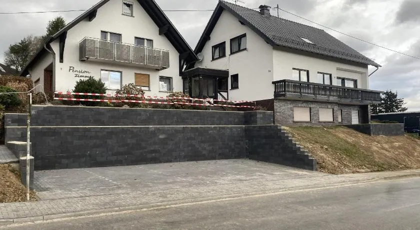 1927Rooms mit Blick auf die Nürburgring Nordschleife und fußläufig zum GP-Fahrerlager - Image 1