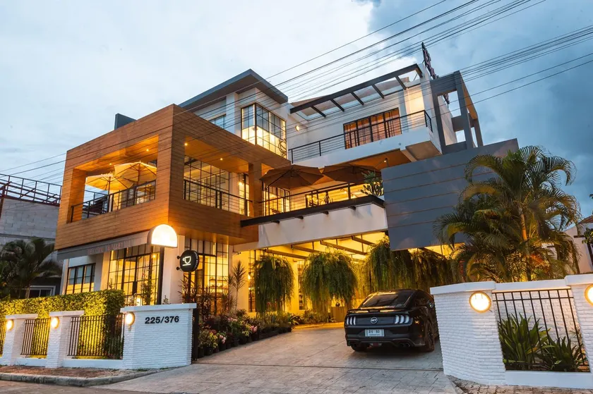 Before Sunset Boutique Hotel - Image 1