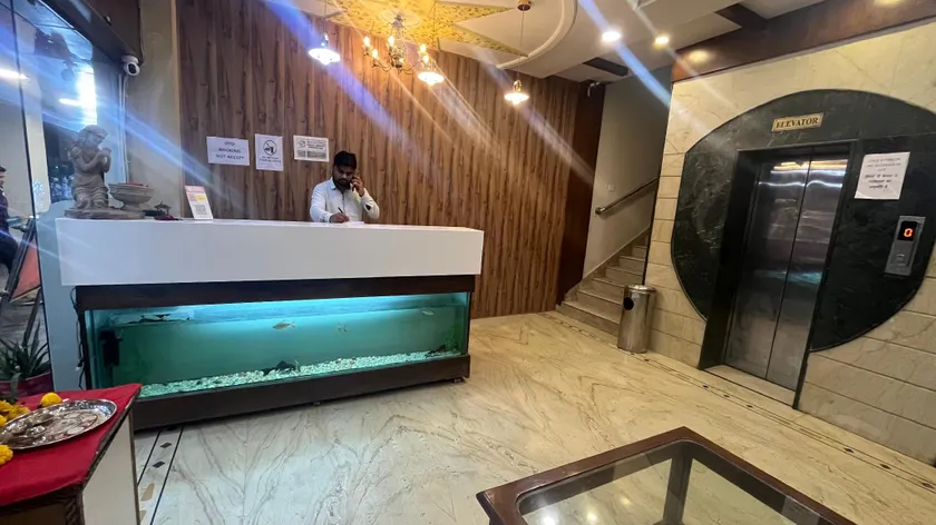 Hotel Sunbeam - Image 1