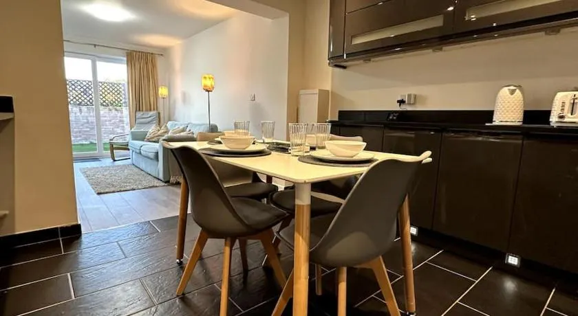 Cosy 4 bed house in Botley, Oxford - Image 1