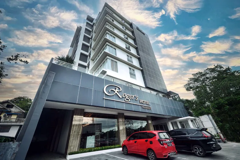 Rogers Hotel Manado - Image 1