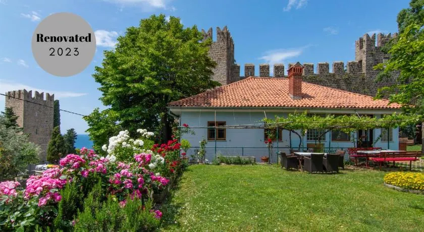 Walls of Piran Apartments and Rooms - Image 1