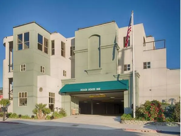 Beach House Inn & Suites - Image 1