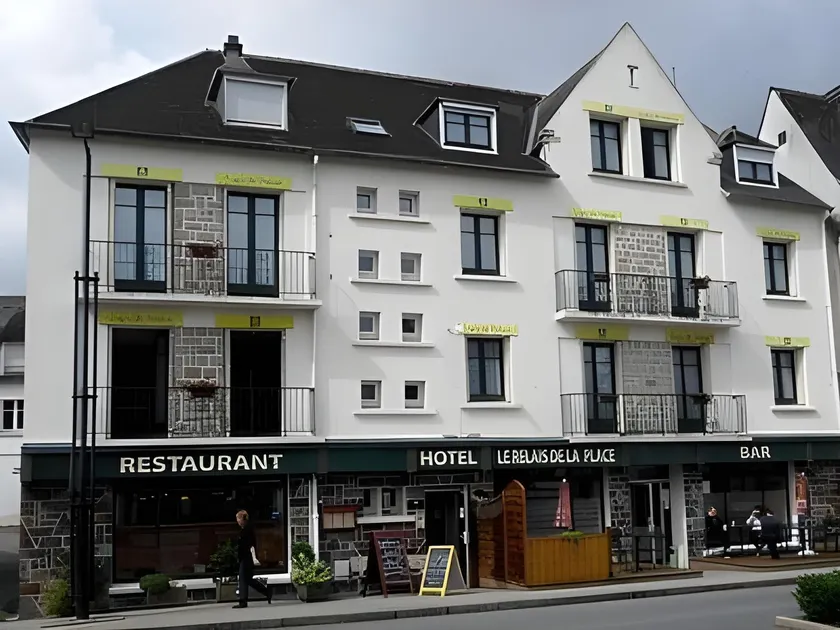 Le Relais De La Place - Image 1