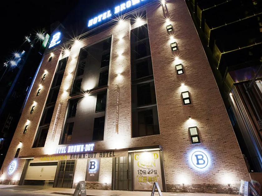 Jangyu Brown Dot Hotel Water Park Branch - Image 1
