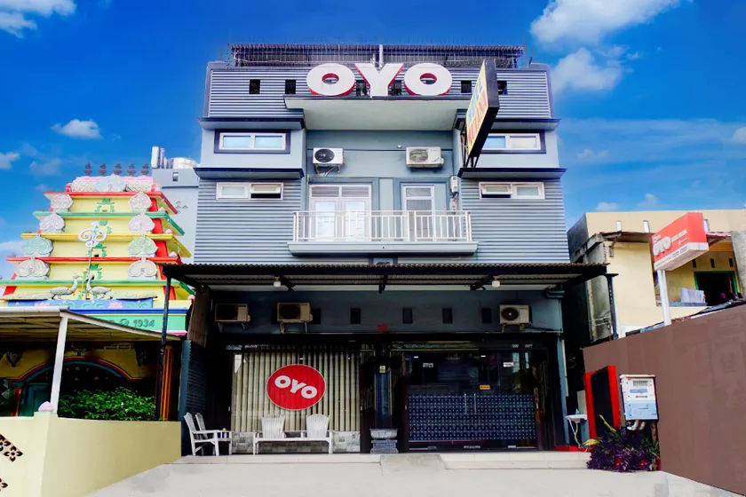 OYO 94787 Hotel Mulana - Image 1