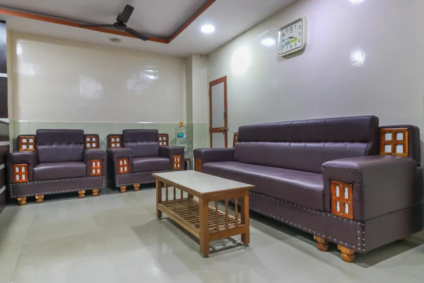 OYO 48820 Nikhil Residency - Image 1