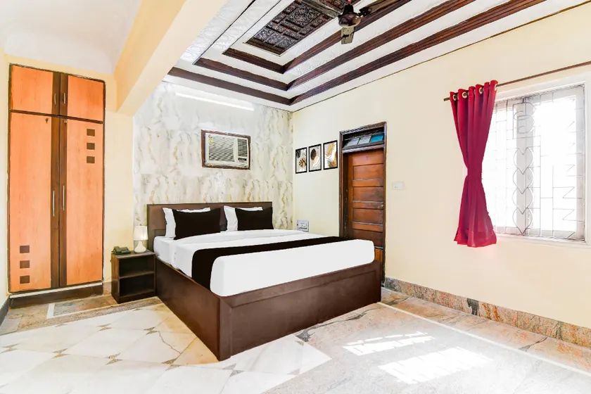 Hotel O Lenin Sarani - Image 1