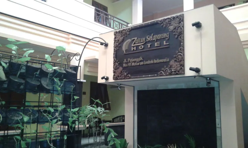 Hotel Zaitun Selaparang - Image 1