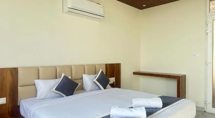 SS Luxury Comforts - Twin Sharing - Image 1