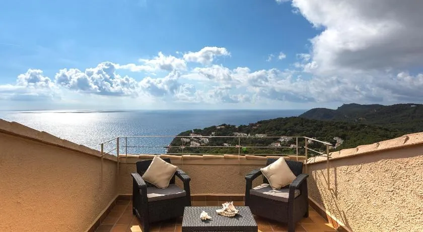 Villa Tamariu con vistas al mar - Image 1